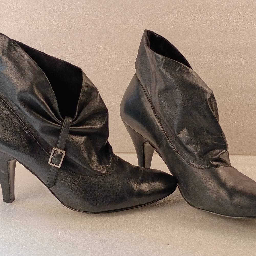Nine West Women’s Black Leather Ankle Boots Size 8M Heeled Buckle Pre-Owned